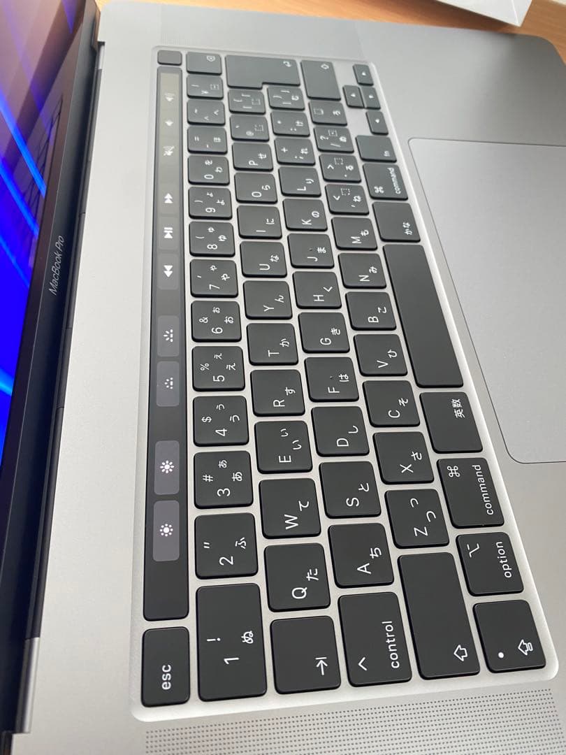 美品 MacBook Pro 16GB/512GB 指紋認証, タッチパネル