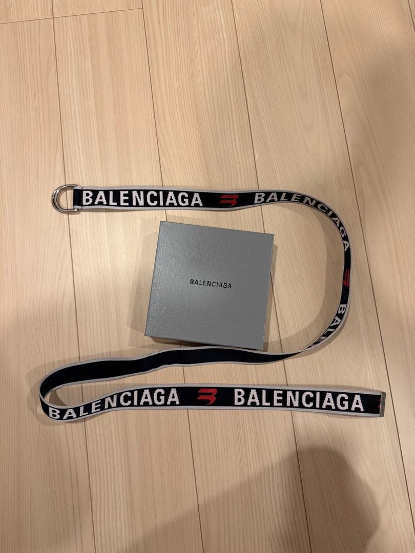 BALENCIAGA Dリング　ロゴベルト