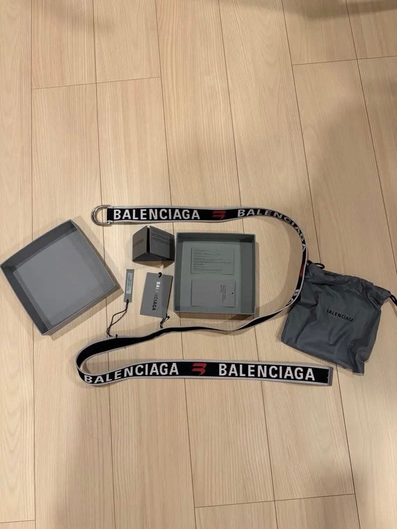 BALENCIAGA Dリング　ロゴベルト