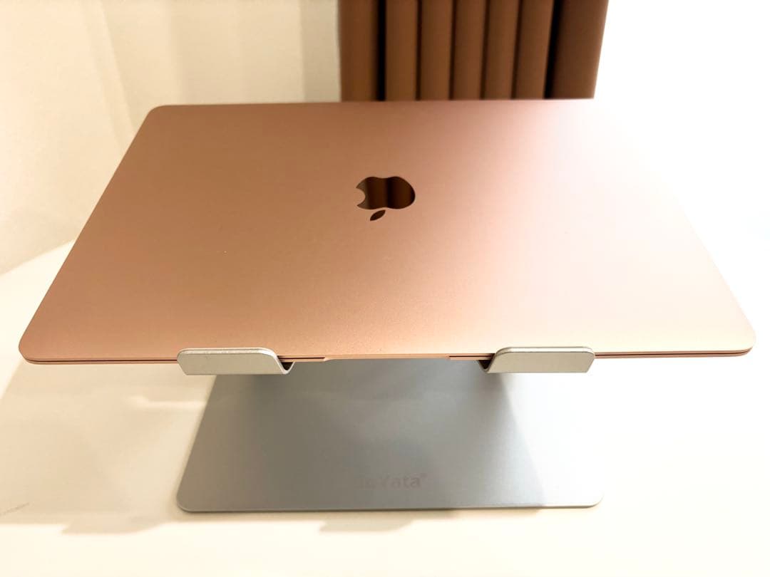 Apple MacBook 13インチ ゴールド