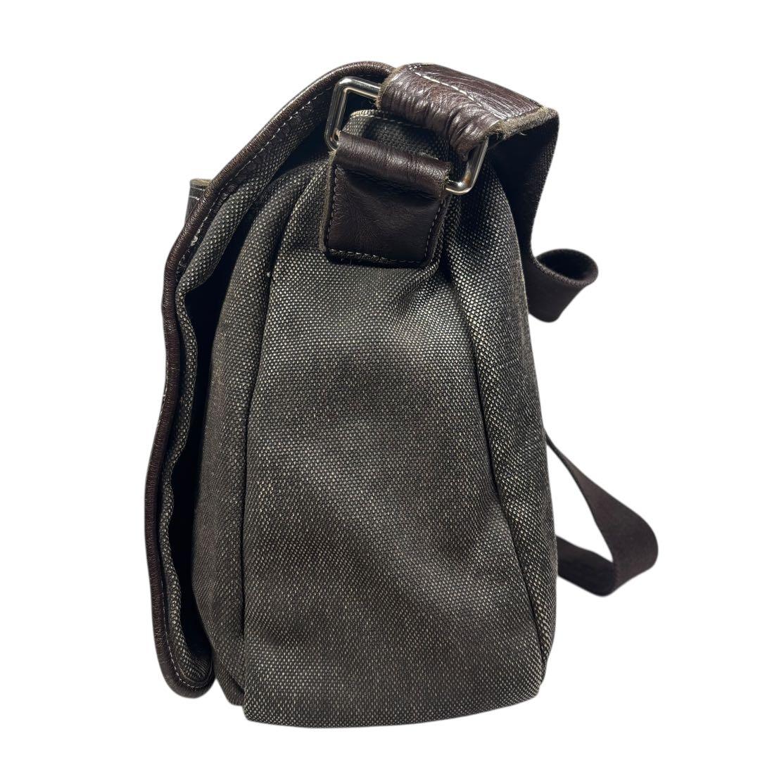 D&G DOLCE&GABBANA メッセンジャーバッグ　A4収納可能　肩掛け