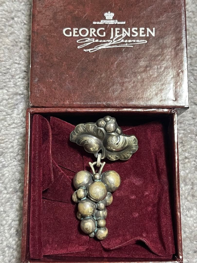   シルバー925 ブドウブローチ