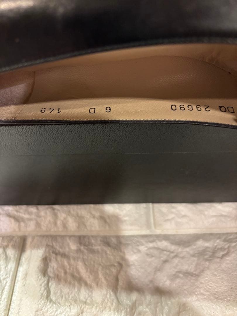 #サルバトーレフェラガモレザー ブラック パンプス 金具付きリボン#23cm