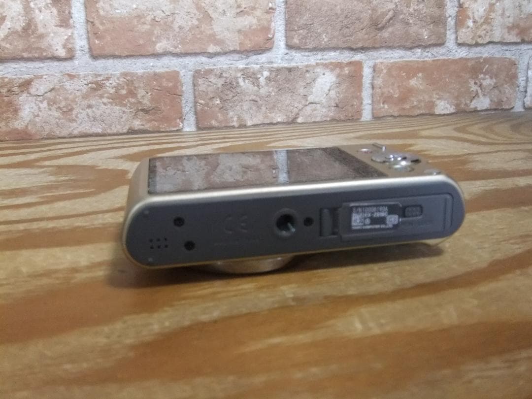 CASIO　EXILIM　EXーZS190　デジカメ・動作確認済