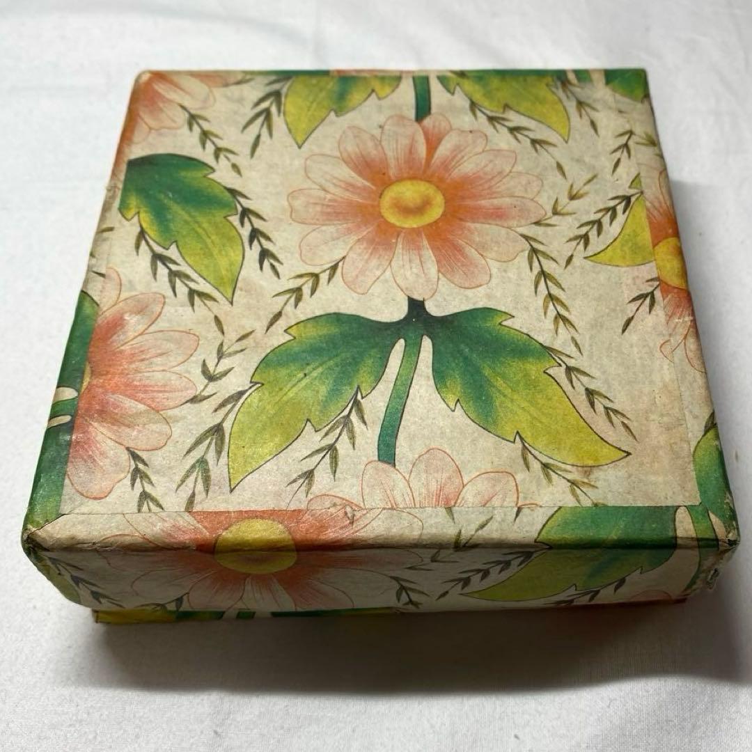 パキスタン　ONE RUPEE シルバー トレイ(コースター)未使用