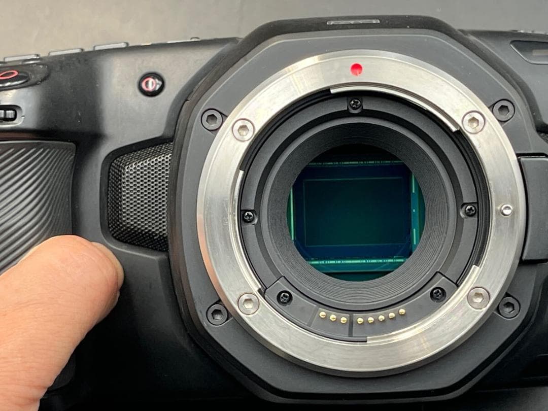 ビデオカメラ Blackmagic Pocket Cinema 6K Canon EF