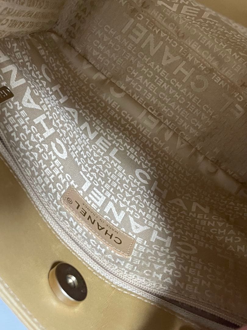 CHANEL エンボス トートバッグ ベージュ