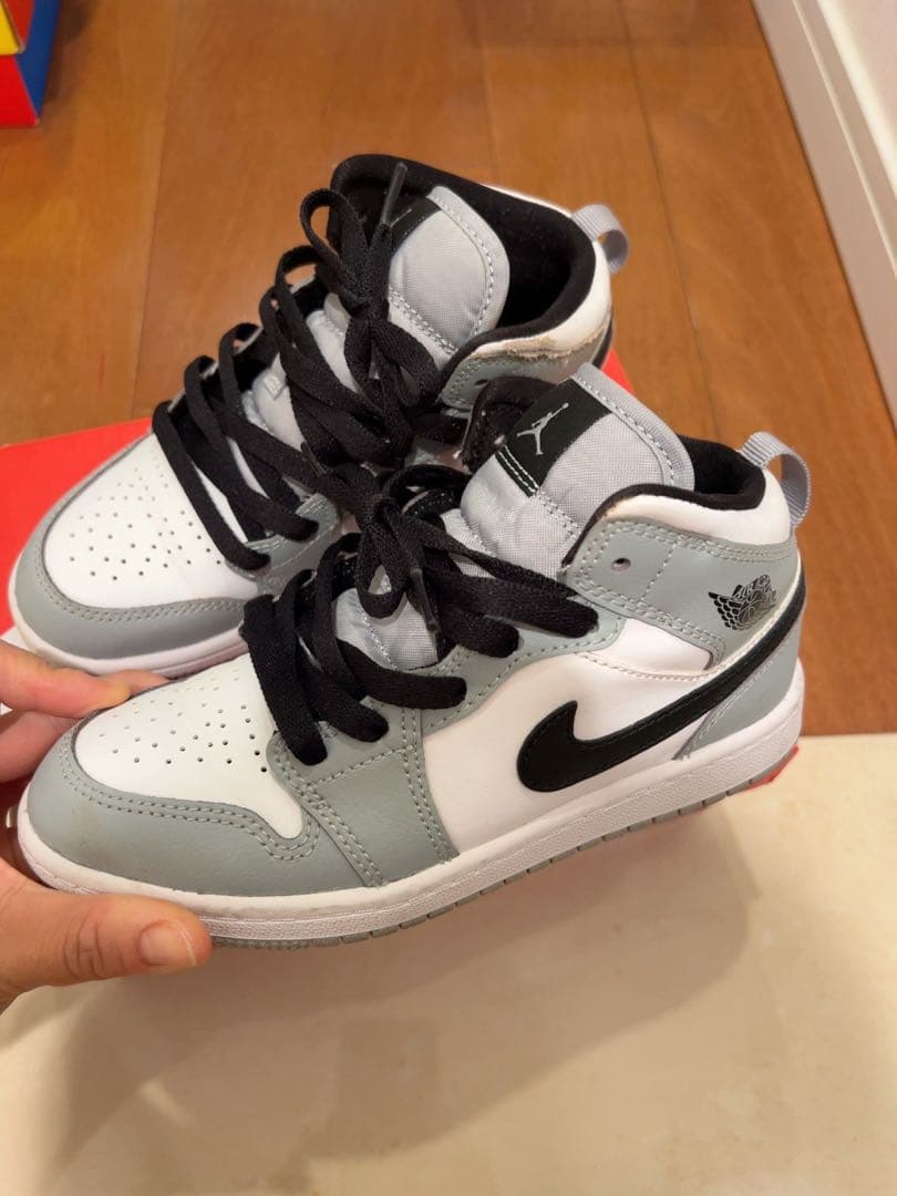 Nike Air Jordan 1 Mid キッズスニーカー EU 20cm