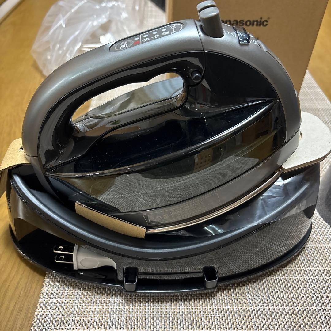 Panasonic スチームアイロン ダークグレー