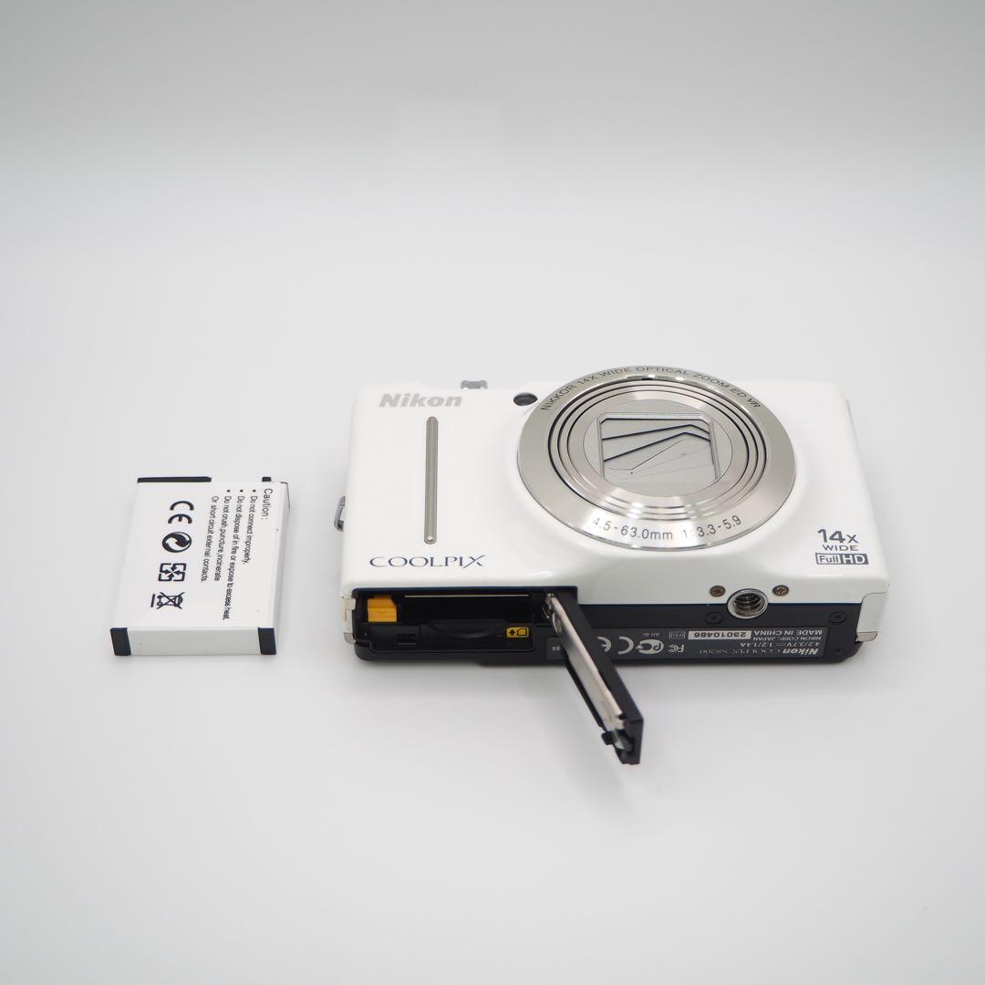 NikonCOOLPIX S8200 ホワイト