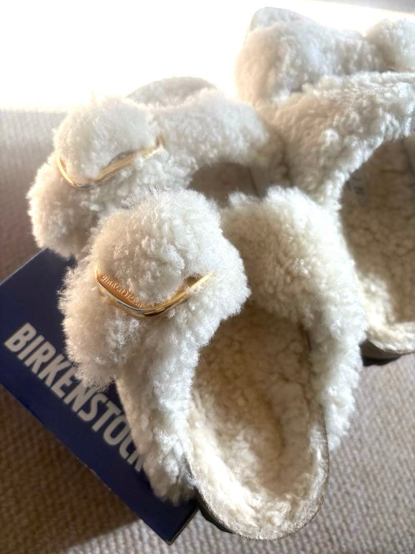 BIRKENSTOCK ホワイトファーサンダル　アリゾナ　新品37 24センチ