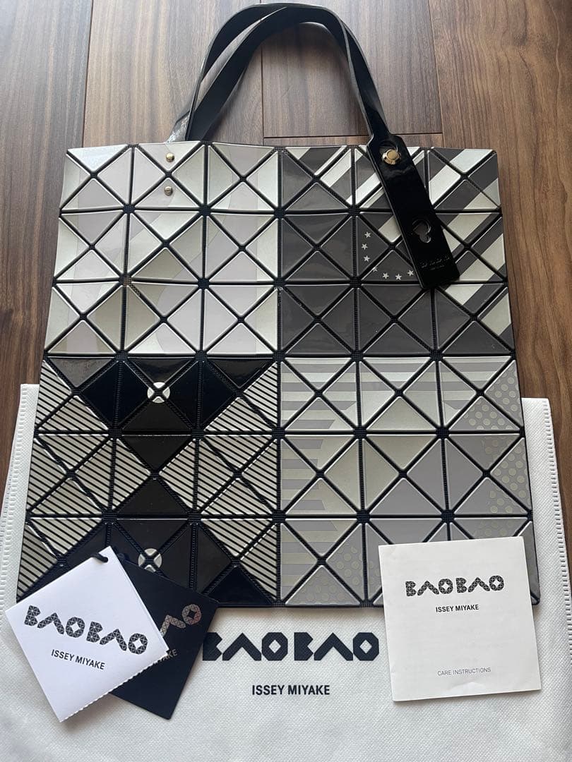 BAOBAO ISSEY MIYAKE トートバッグ 幾何学模様　超美品