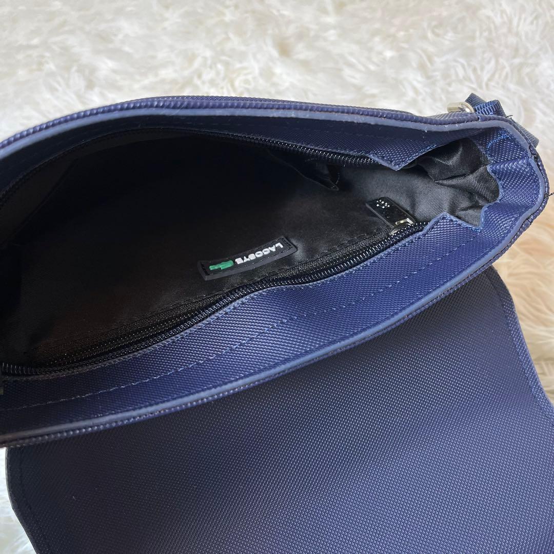 未使用級 LACOSTE ショルダーバッグ メッセンジャーバッグ PVC