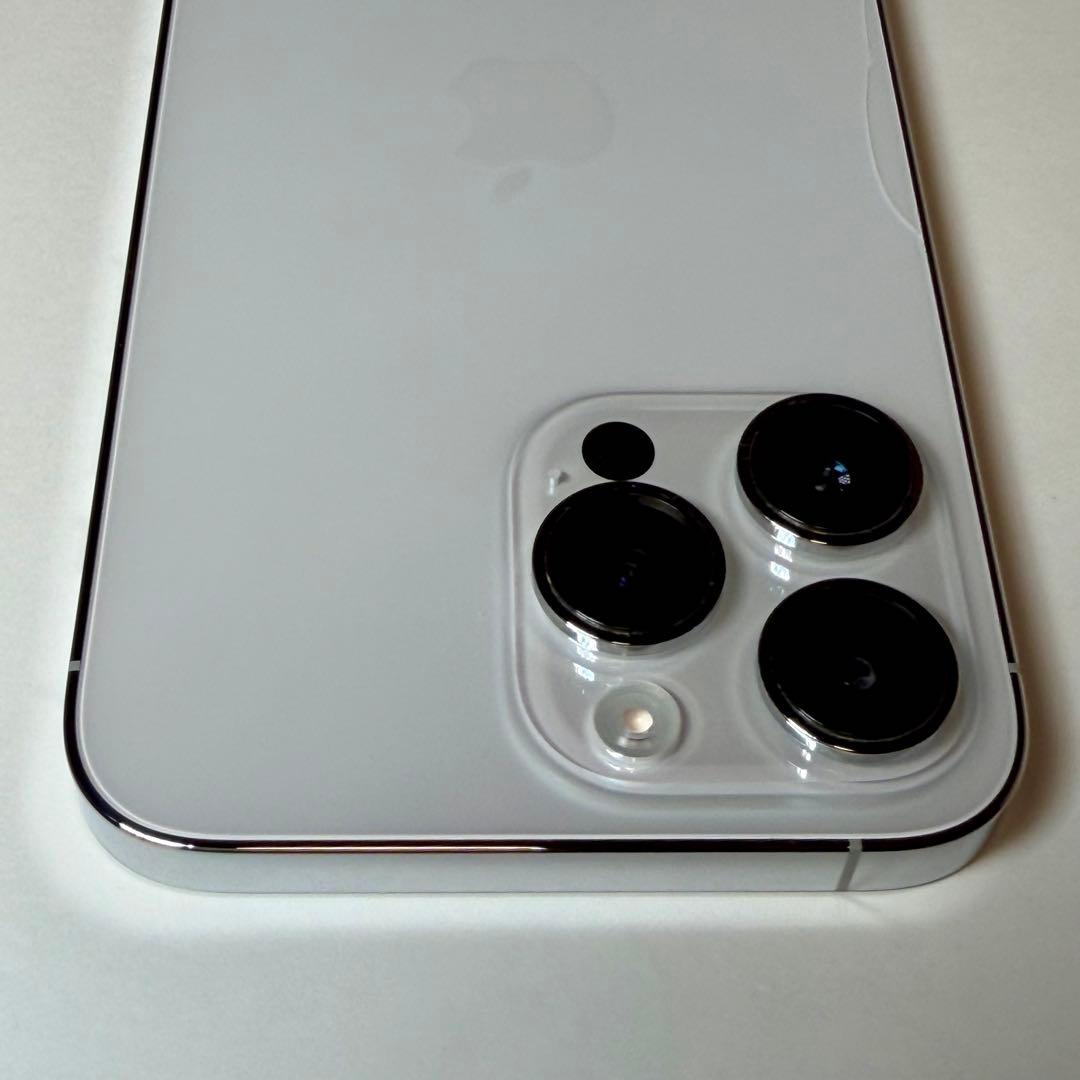 Apple iPhone 14 Pro Max 1TB 本体 シルバー 背面ヒビ