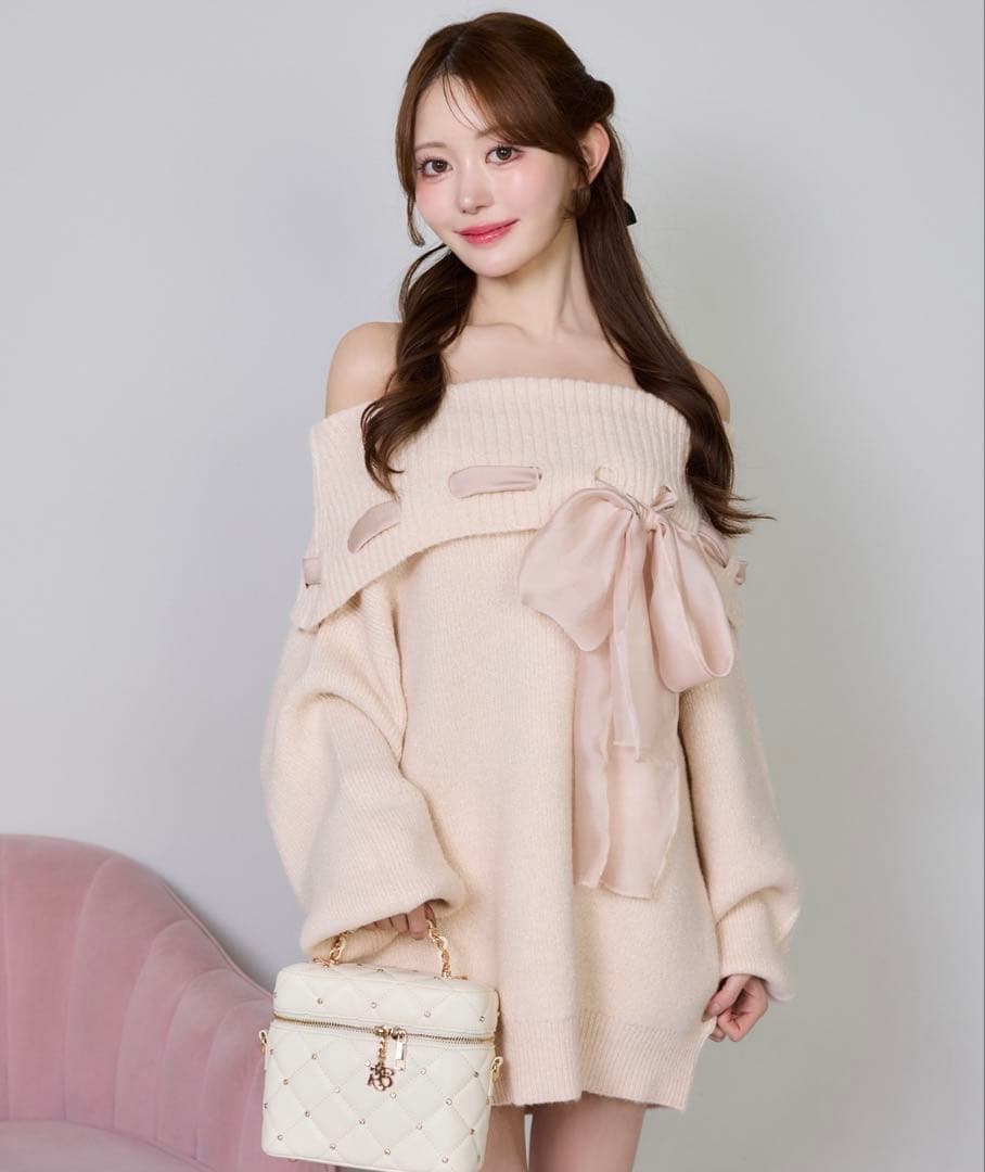 リボン付きオフショルニットワンピ