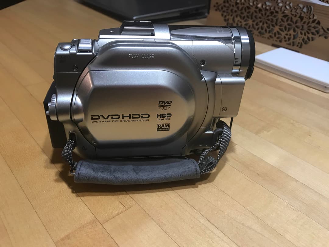 2007年製  ビデオカメラ