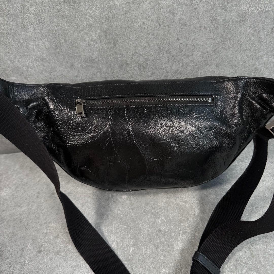 美品 サンローラン ロゴ エンボス レザー メンズ ウエスト ボディバッグ 黒