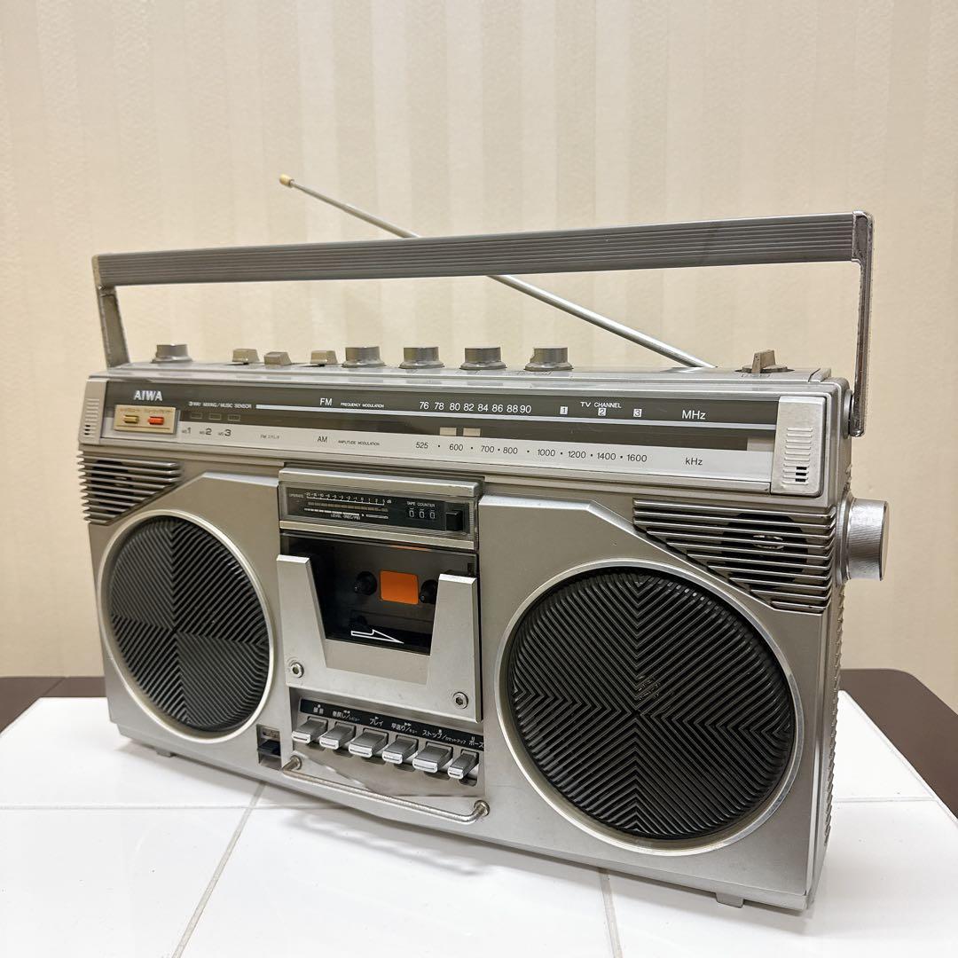 AIWA CS-50 日本製 ラジカセ シルバー FM/AM受信OK 昭和レトロ