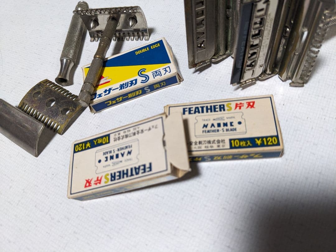 Vintage絶版　FEATHER　髭剃り等5つと替刃3箱(⁠✿⁠^⁠‿⁠^⁠)