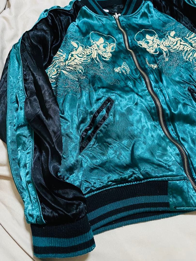 絡繰魂 スカジャン 日本限定 骸骨と桜刺繍 ２面用　レーヨン　　unisex