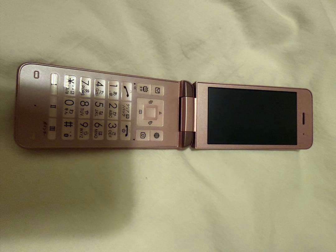 DIGNOケータイ 3 ピンク