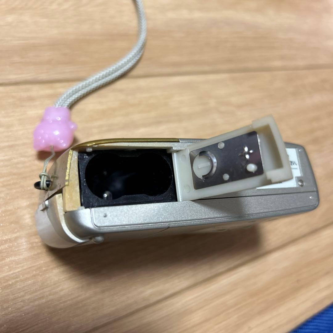 ハローキティ　axia ix-20 デジカメ