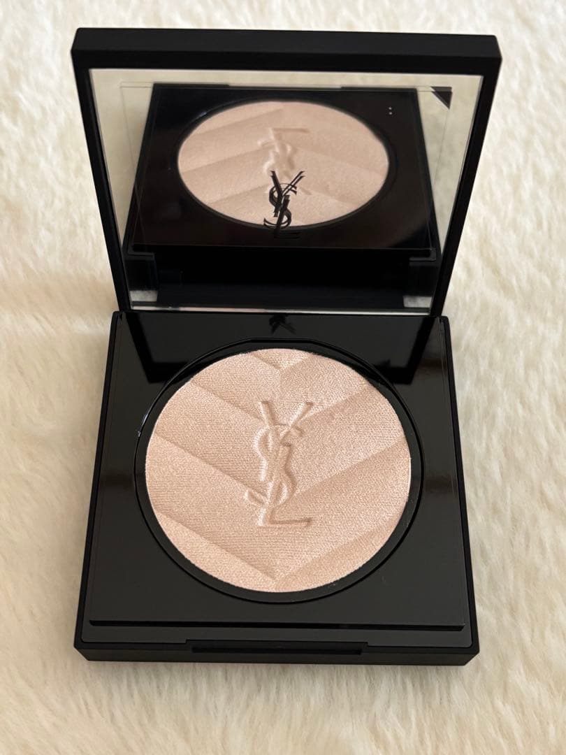 イヴ・サンローラン　オールアワーズハイパールミナイザー 01