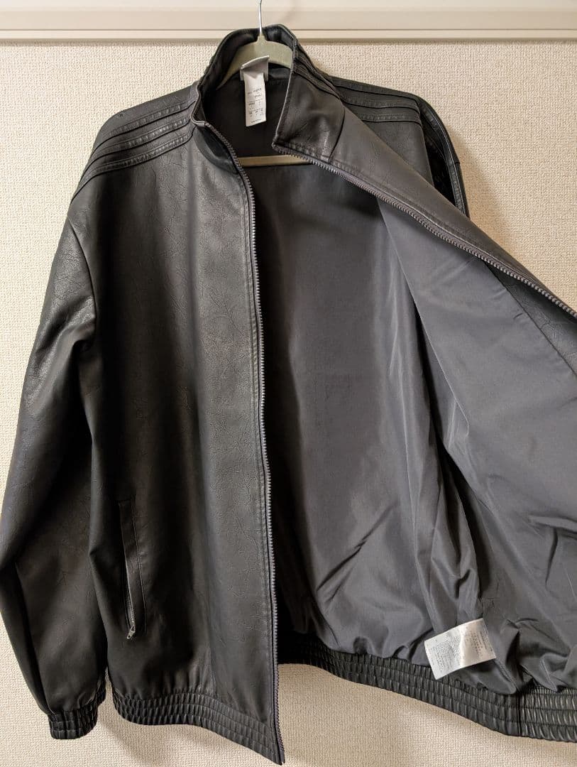 adidas プレザーファイヤーバードオーバーサイズトラックトップ　Lサイズ