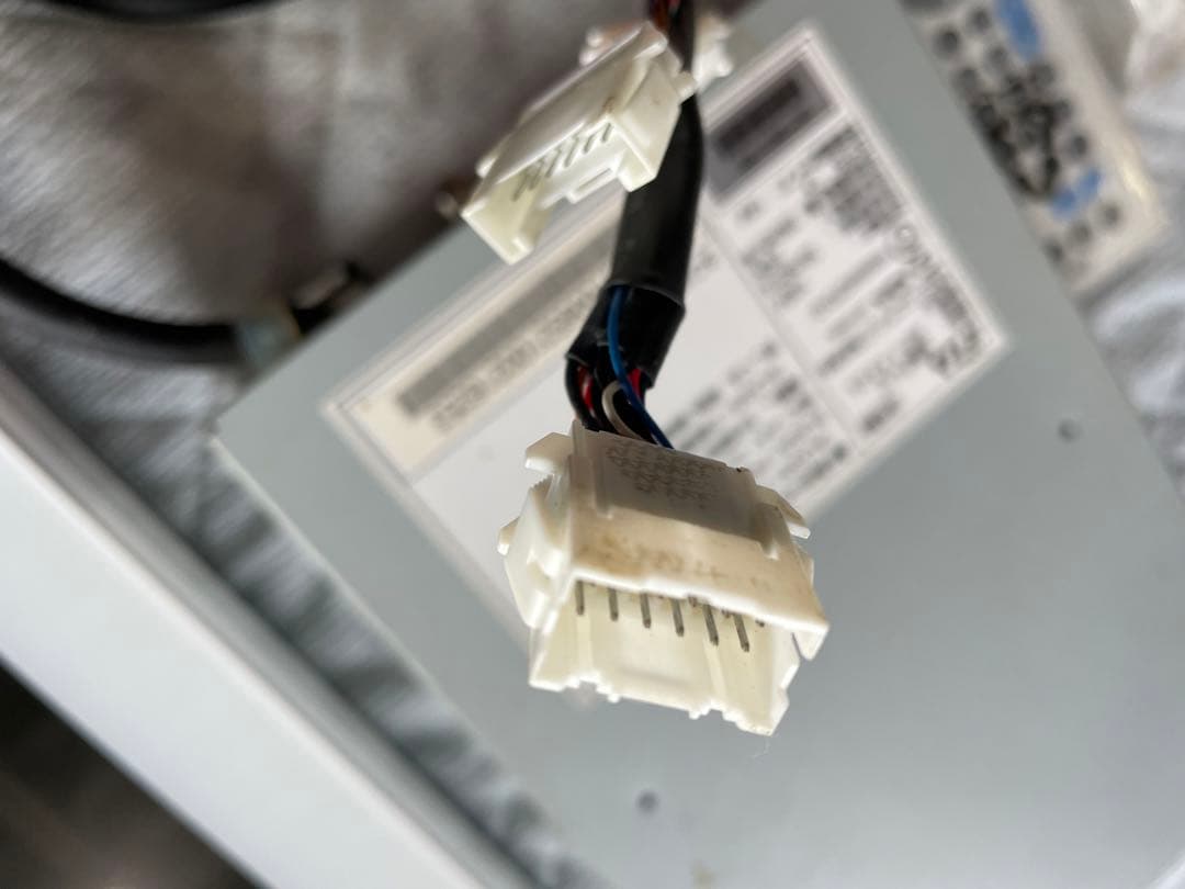 ilza 浴室テレビ14型　本体とリモコン付き