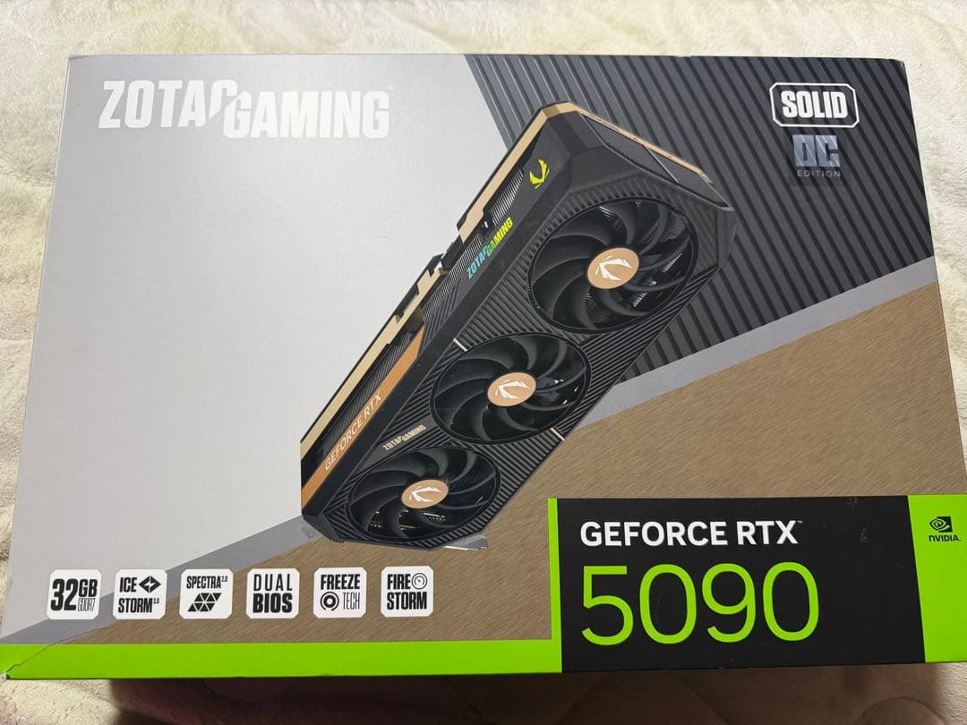 グラフィックボード　グラボRTX5090 ヒートシンク　ファン 動作確認済み ①