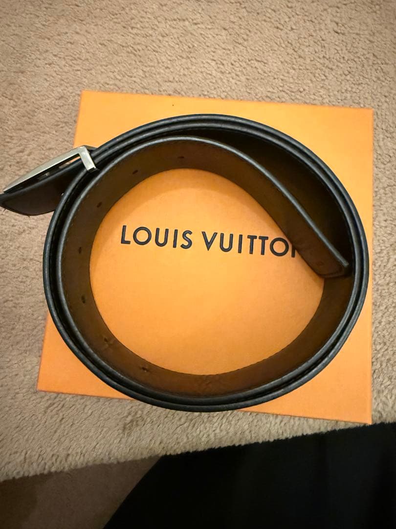 【美品】Louis Vuitton ベルト・lvイニシャル40MMリバーシブル