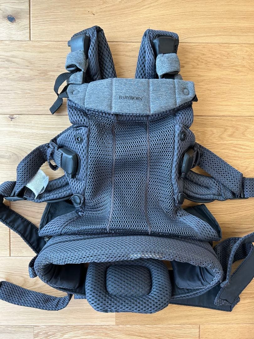 【週末値下げ中】BABYBJÖRN ベビービョルン　抱っこひも ハーモニー