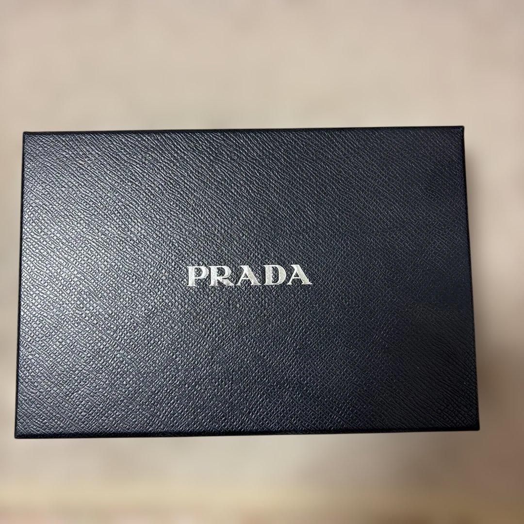 PRADA ブラックレザーポーチ
