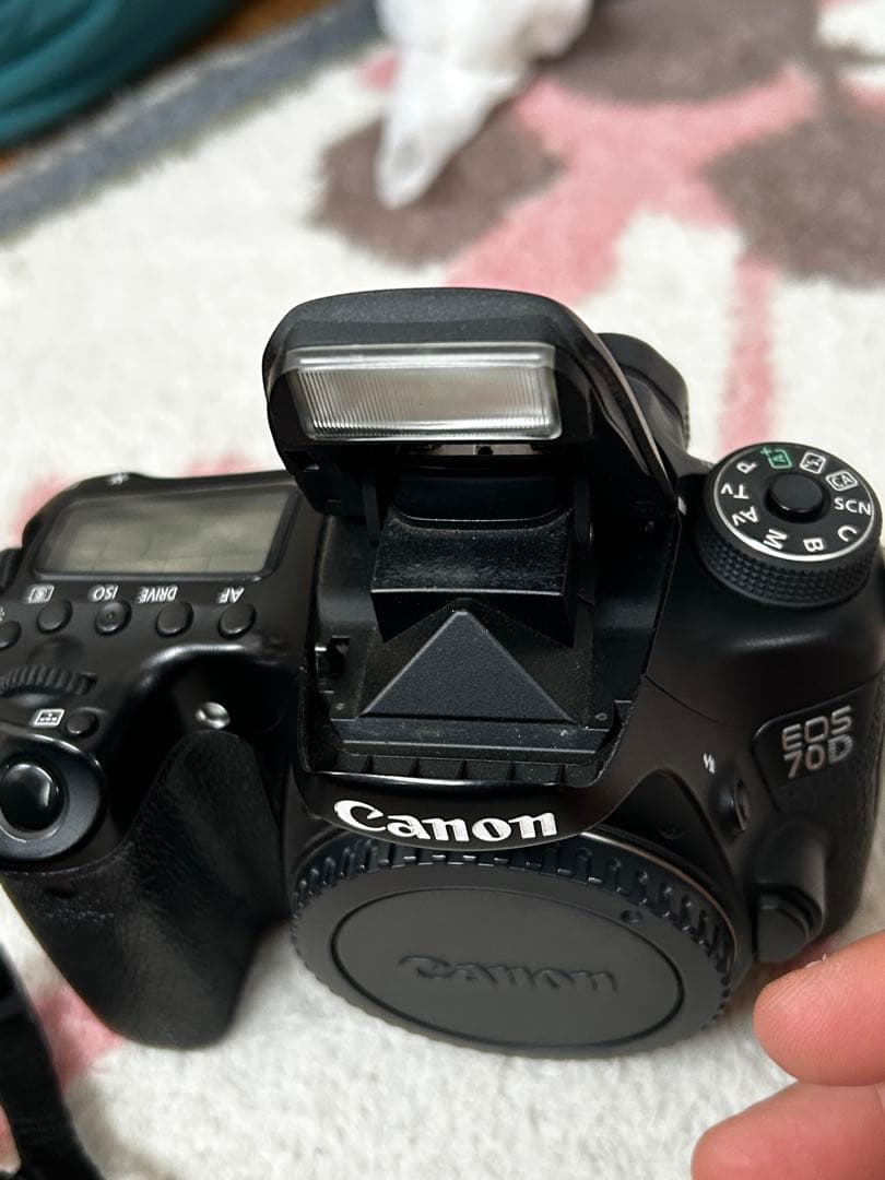 【バッグ付】Canon EOS 70D ボディ デジタル一眼レフ Wi-Fi内蔵