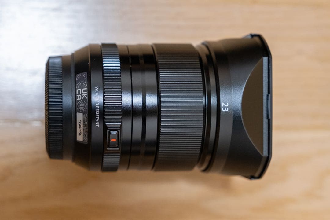 FUJIFILM XF33mm F1.4 単焦点レンズ　純正メタルフードつき