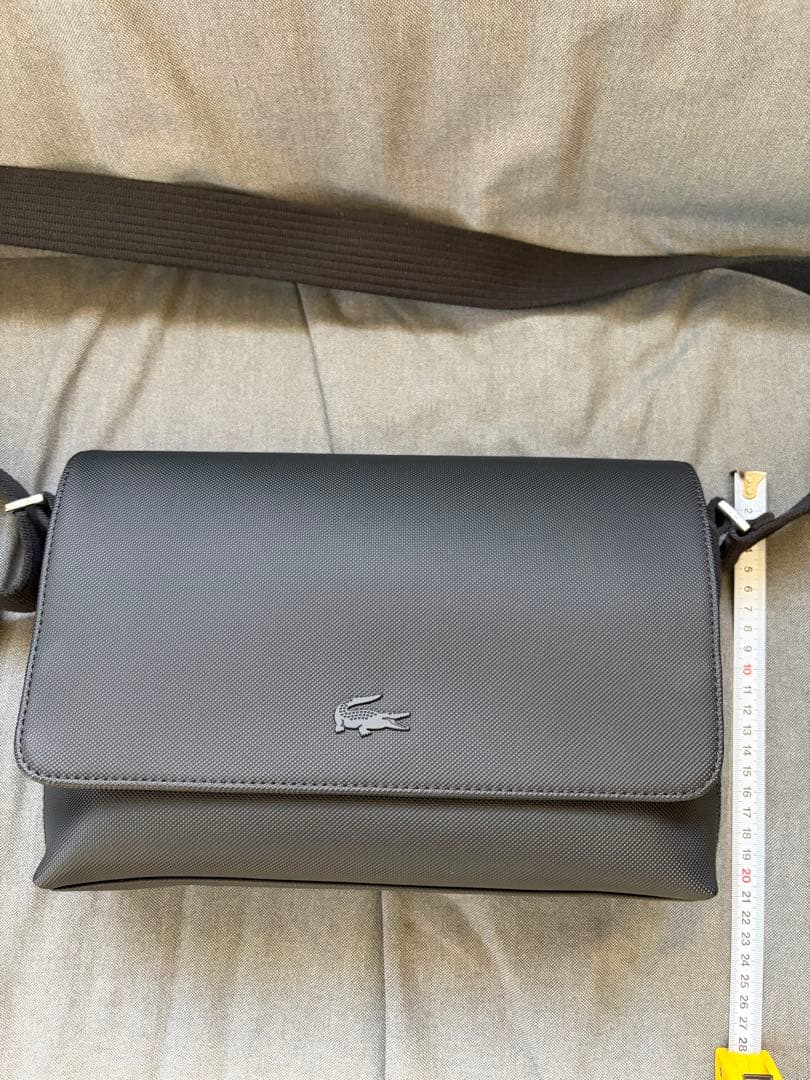 美品　ラコステ LACOSTE ショルダーバッグ ブラック メンズ レディース