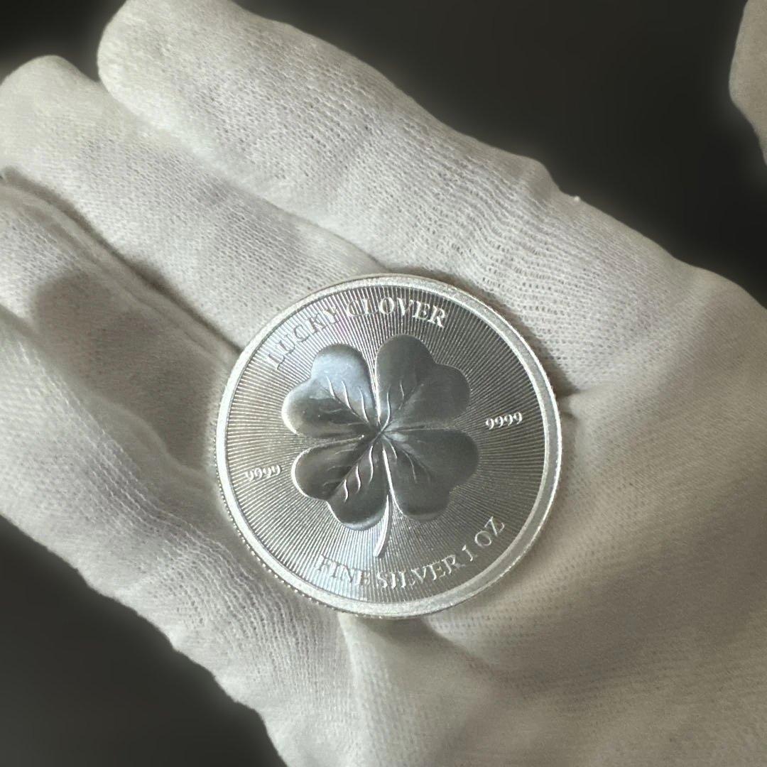 2023年 ニウエ「ラッキークローバー」 純銀 1オンス 銀貨