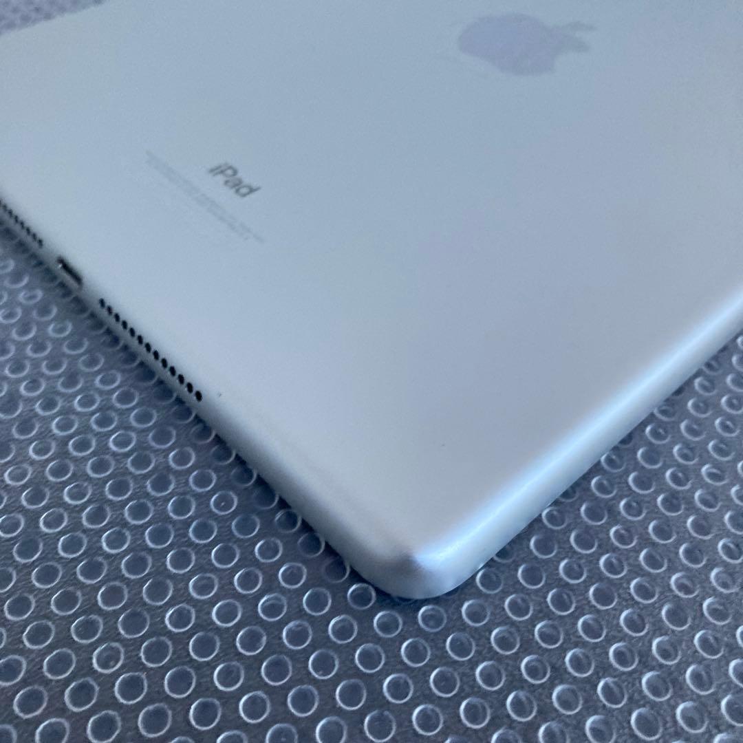 828【早い者勝ち】美品☆iPad5 第5世代 32GB SIMフリー☆