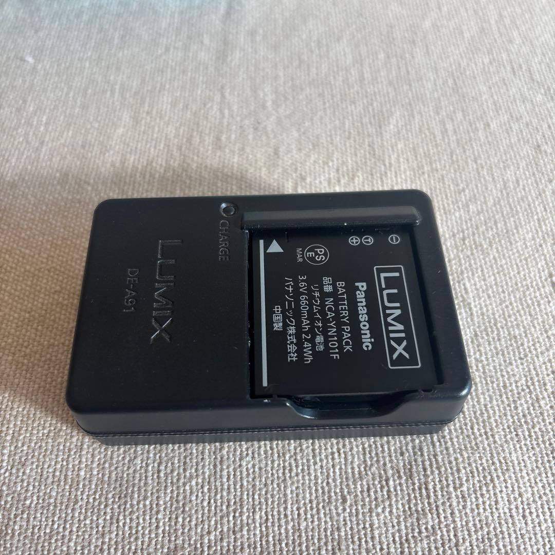 Panasonic パナソニック　LUMIX DMC-S1　デジタルカメラ