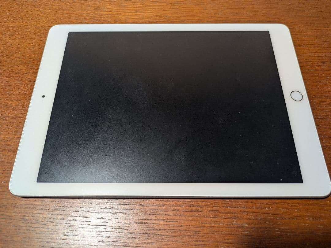 iPad 第6世代 128GB Wi-Fiモデル｜軽微な傷あり｜動作良好｜箱あり