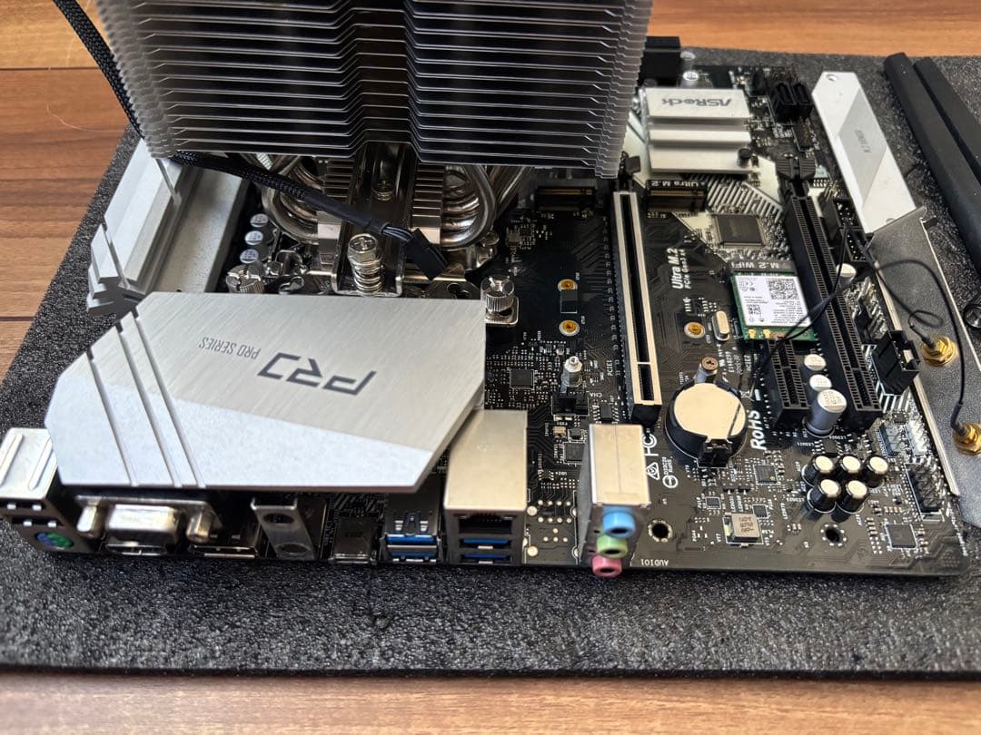 intel core i5 10400+MB Wi-Fi付