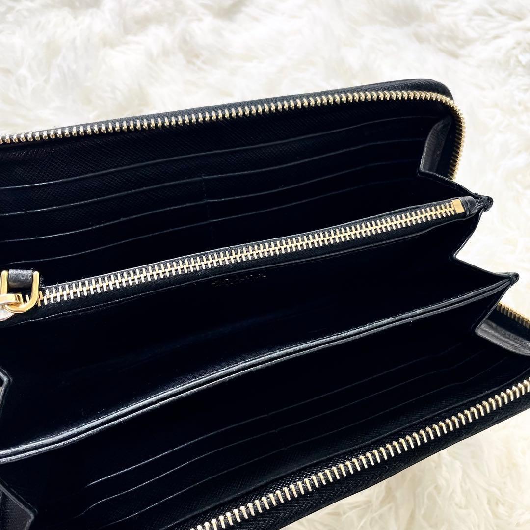 プラダ　PRADA ラウンドファスナー　長財布　レザー　ブラック　黒