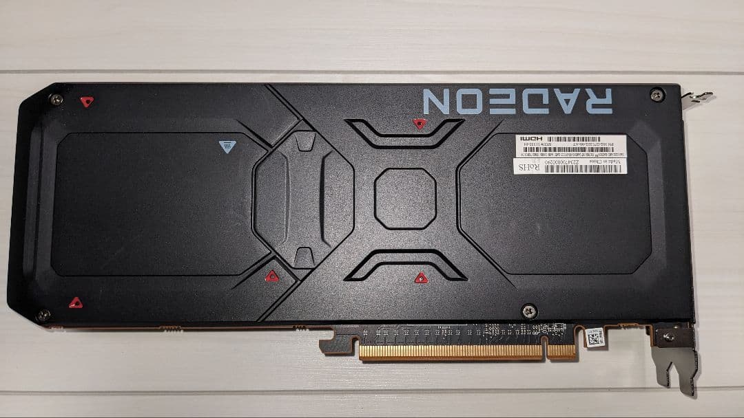 AMD RADEON RX7800XT リファレンスモデル