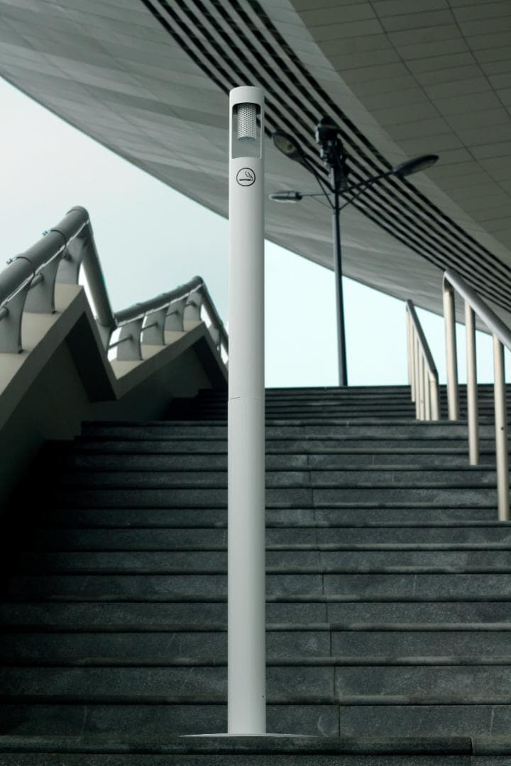 ☆値下げ、訳あり☆ オシャレ！スタンド 灰皿　丸型　ブラック