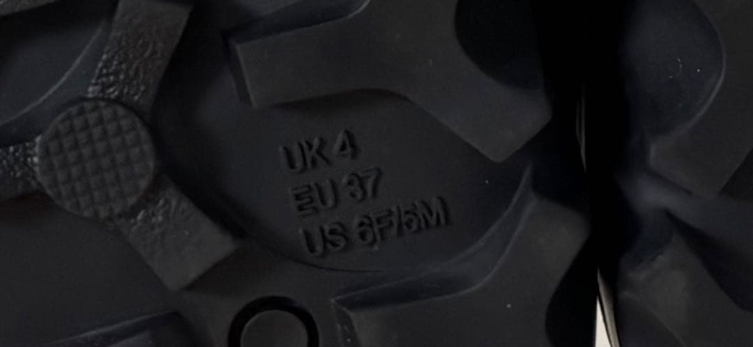 美品HUNTER☆UK4スノーキルトブーツ 黒ハンター23~23.5スノーブーツ