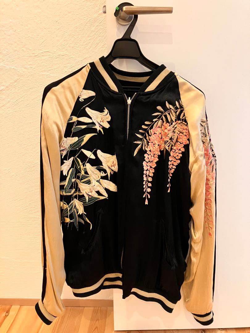 刺繍入りスカジャン 黒/金　リバーシブル