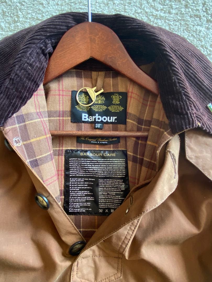 Barbour ブラウンアウター コーデュロイ襟　プルオーバータイプ。