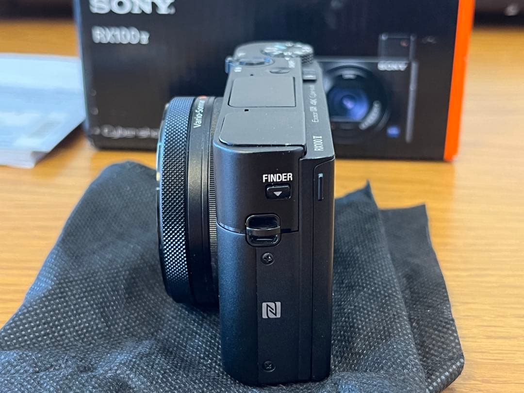 デジタルカメラ SONY Cyber-shot RX100V (DSC-RX100M5A)
