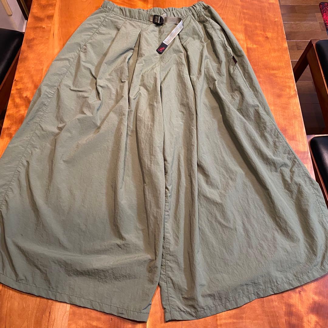 グラミチ　ナイロンフレアパンツ　Mサイズ