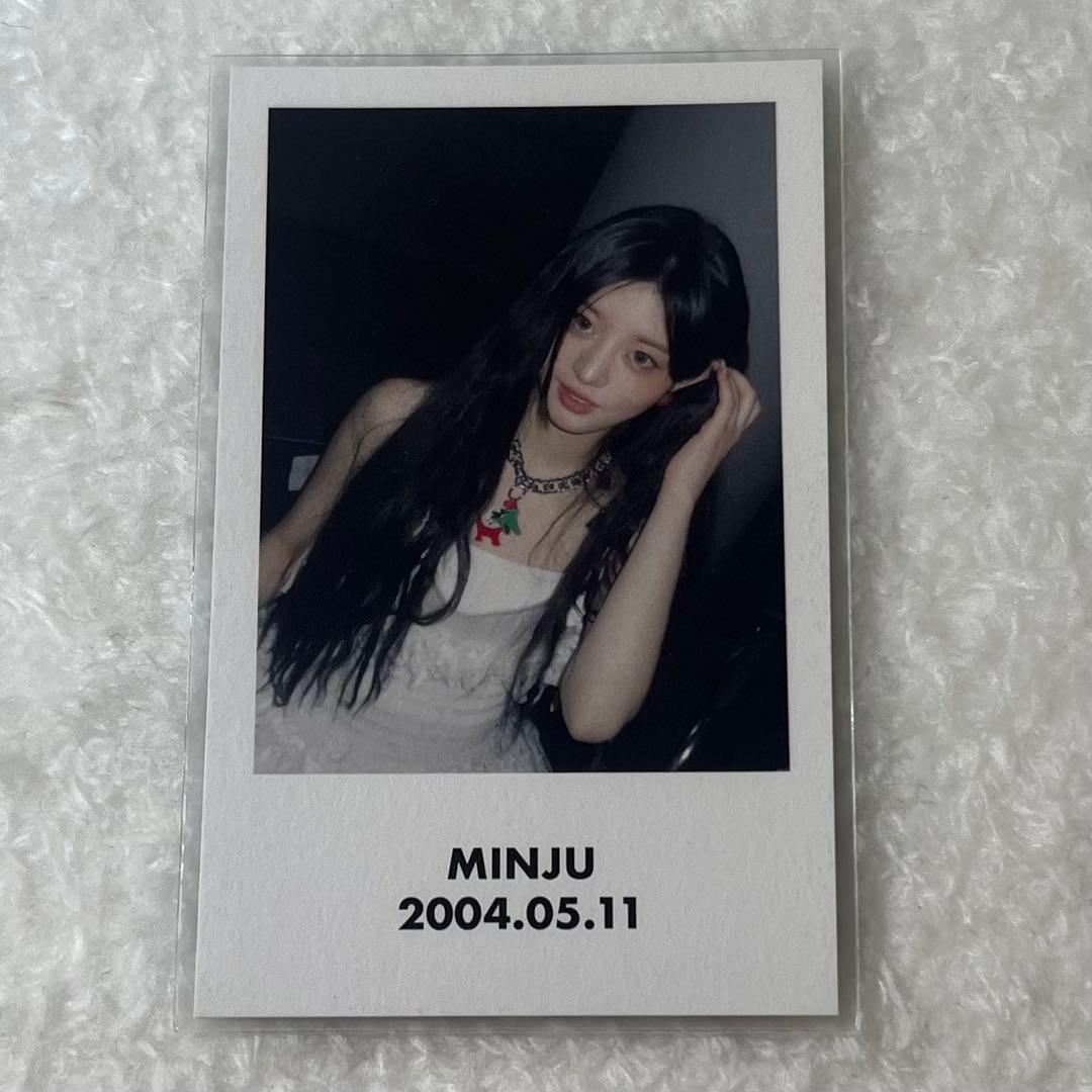 ミンジュ ショーケース magnetic ILLIT トレカ